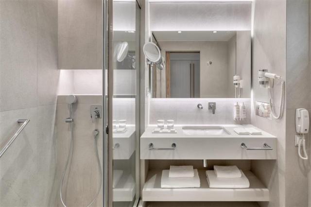 Neptune Luxury Resort - kúpelňa - letecky zájazd CK  - Masticha