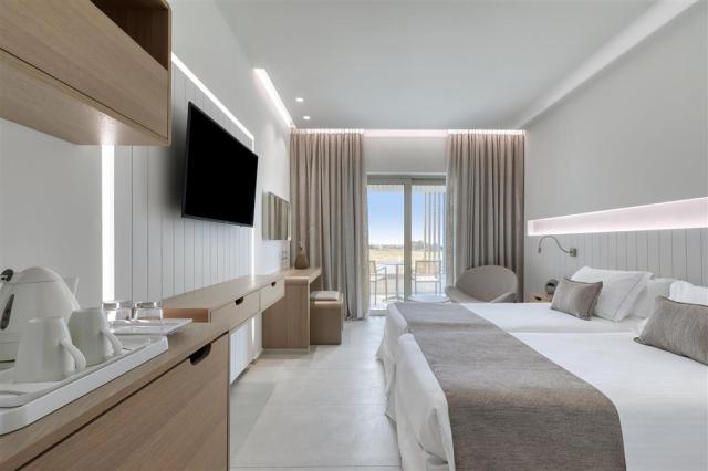 Neptune Luxury Resort - izba superior - letecky zájazd CK  - Ma