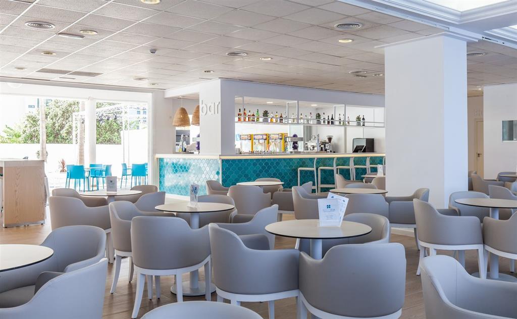 BlueSea Grand Playa - bar - letecký zájazd od CK - Malorka, Sa