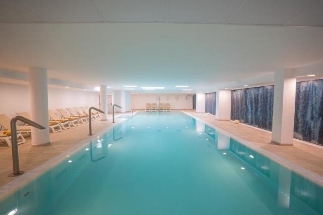 Iberostar Cristina - vnútorný bazén - letecký zájazd CK  - Malo