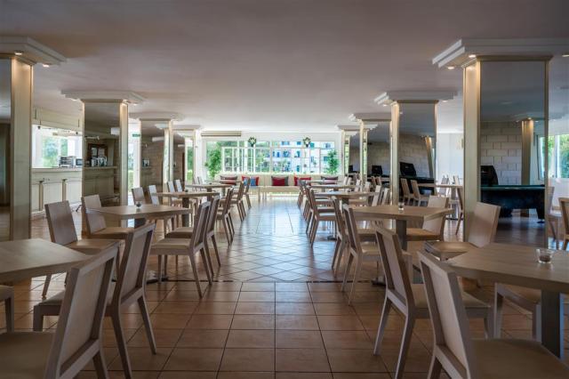 Hotel THB Dos Playas - lobby bar - letecký zájazd CK  - Malorka