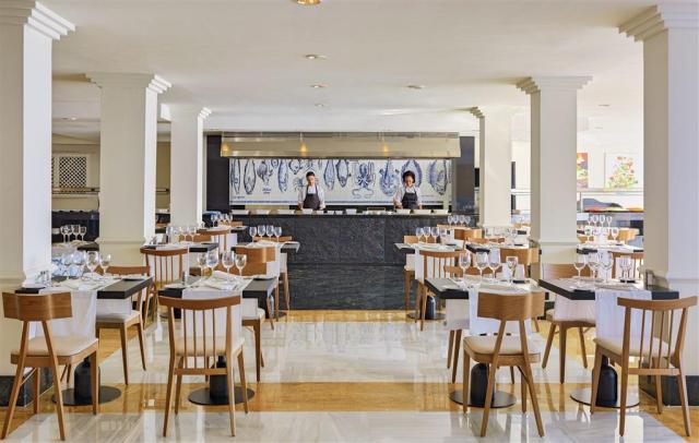 Blue Mar Boutique - reštaurácia - letecký zájazd CK  - Malorka,