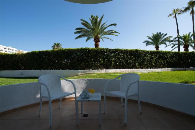 Aparthotel Alcudia Beach - terasa - letecký zájazd CK  - Malork