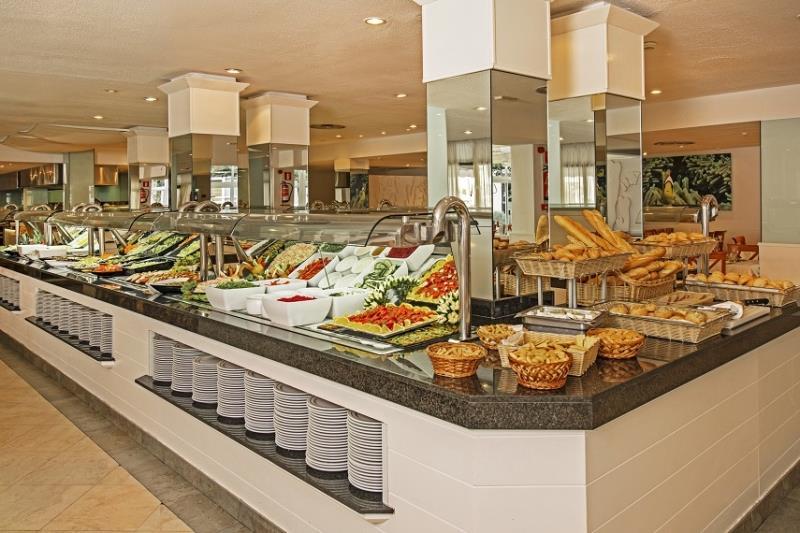 Iberostar Ciudad Blanca - bufetové stoly - letecký zájazd CK -