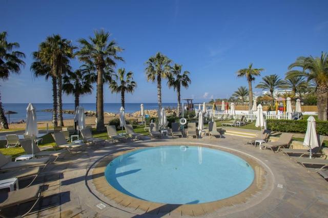 Louis Ledra Beach - bazén - letecký zájazd CK  - Cyprus, Paphos