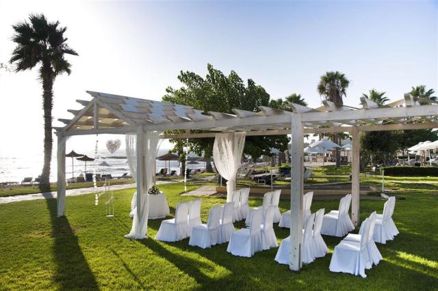 Louis Ledra Beach - záhrada - letecký zájazd CK  - Cyprus, Paph