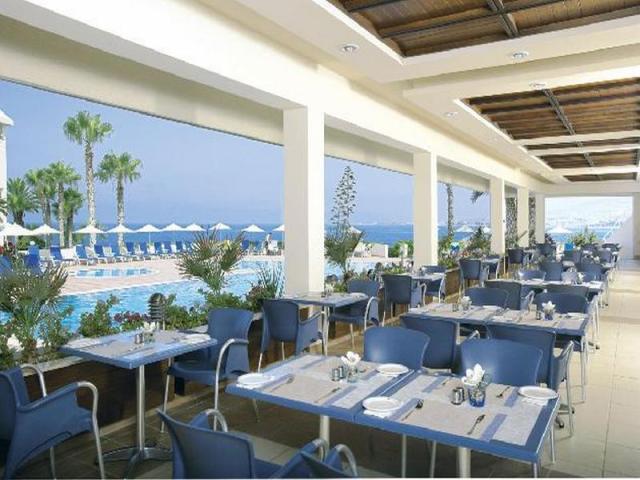 Cynthiana Beach Hotel - snack bar - letecký zájazd CK  - Cyprus