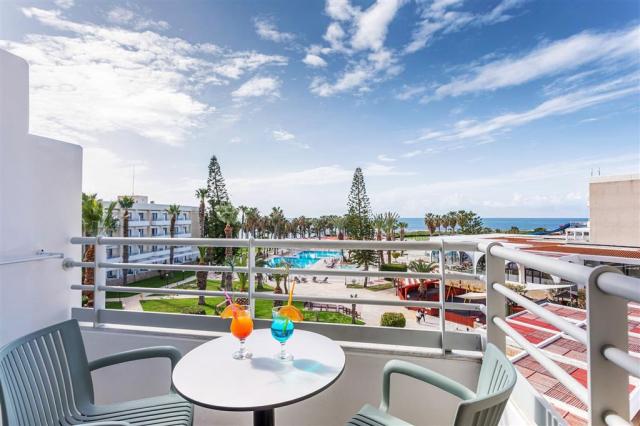 Louis Phaeton Beach - izba - letecký zájazd CK  - Cyprus, Papho