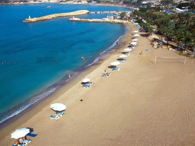 Coral Beach Hotel Resort - pláž - letecký zájazd CK  - Cyprus, 