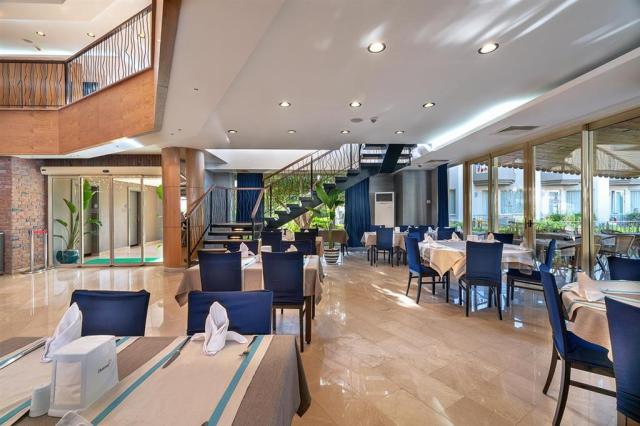 Orfeus Park Hotel - hlavná reštaurácia - letecký zájazd CK  - T