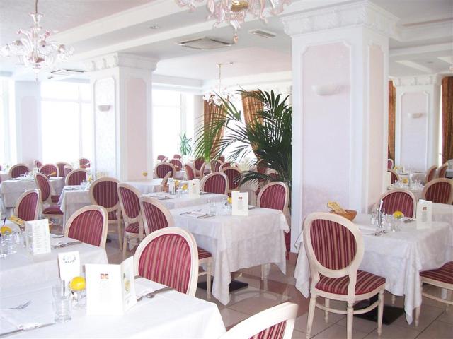 Hotel Imperial Beach light all inclusive, Rimini Marina centro,