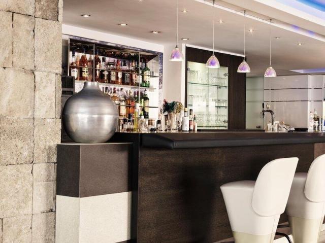 Hotel Esperia City - bar - letecký zájazd CK  - Rodos, Rodos