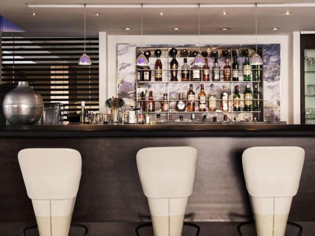 Hotel Esperia City - bar - letecký zájazd CK  - Rodos, Rodos