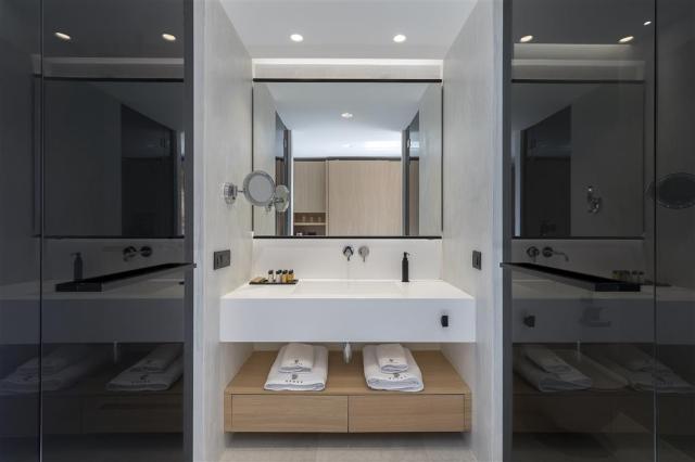 Hotel D´Andrea Lagoon - kupelňa v izbe PREMIUM - letecky zájazd