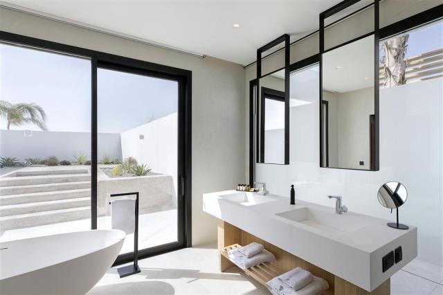 Hotel D´Andrea Lagoon - jacuzzi v izbe PREMIUM - letecky zájazd