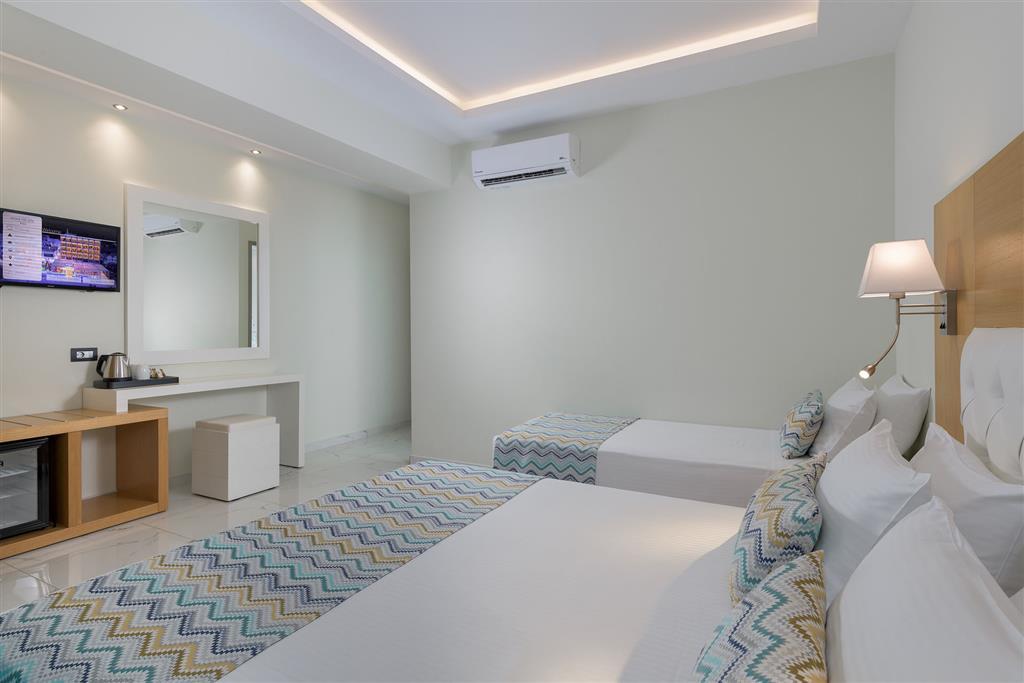 Hotel Oceanis Park - dvojlôžková izba s prístelkou - letecký zá