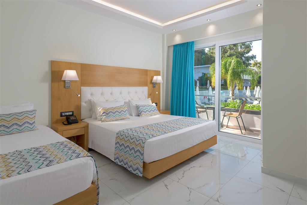 Hotel Oceanis Park - dvojlôžková izba s prístelkou - letecký zá