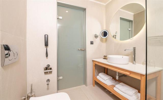 Hotel D´Andrea Mare beach - kúpelňa - letecký zájazd CK  - Ialy