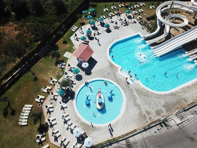 Hotel  Cyprotel Faliraki - bazén s tobogánmi - letecký zájazd C