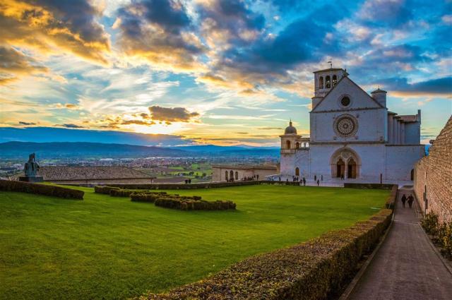 CK , letecký poznávací zájazd, Tajomstvá Umbrie a Lazia, Assisi