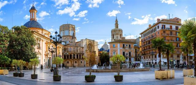 CK , Letecký poznávací zájazd, Španielsko, Valencia - dáma hist