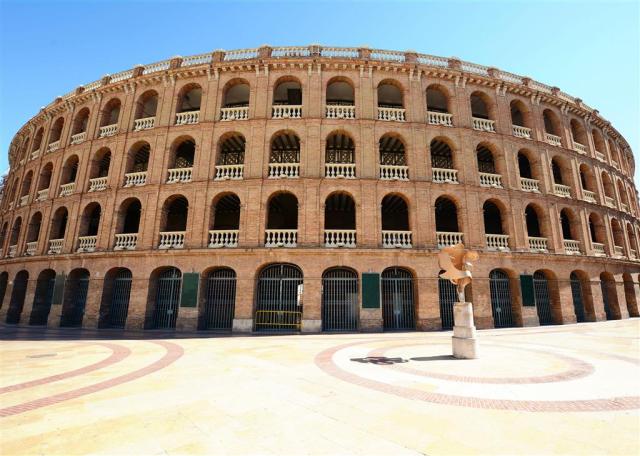 CK , Letecký poznávací zájazd, Španielsko, Valencia - dáma hist