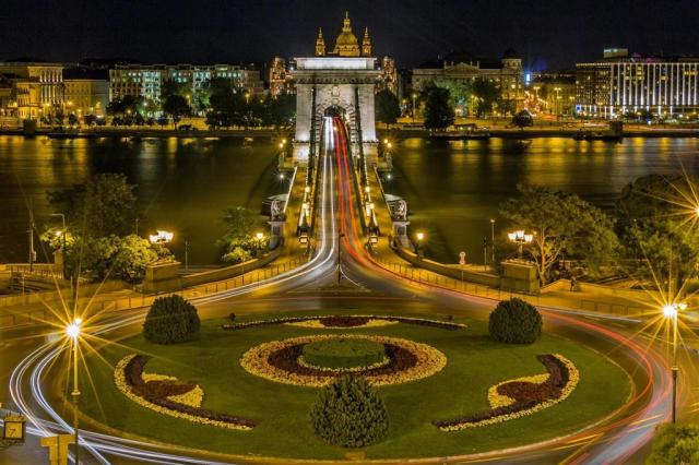 Predvianočná Budapešť z východu