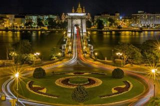 Predvianočná Budapešť z východu