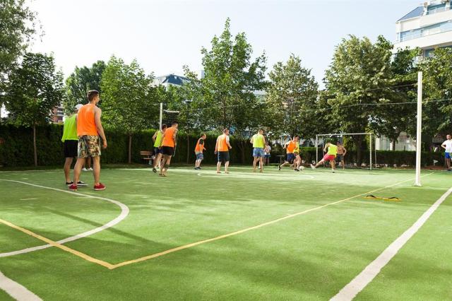 Wela - minifutbalové ihrisko - letecký a autobusový zájazd CK  