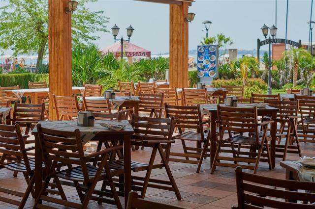 Sentido Bellevue Beach - terasa - letecký a autobusový zájazd -
