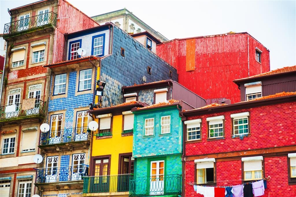 CK , Letecký poznávací zájazd,Porto plnými dúškami, Farebné dom