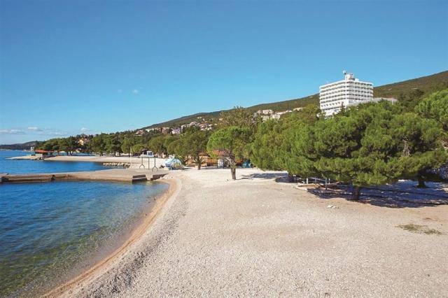 Holiday Resort Ad Turres - pláž - autobusový zájazd CK  - Chorv