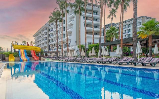 Hotel Meryan - bazén - letecký zájazd CK  - Turecko, Okurcalar