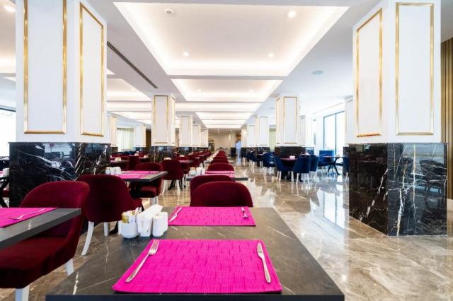 Granada Luxury Red- reštaurácia - letecký zájazd CK  - Turecko,