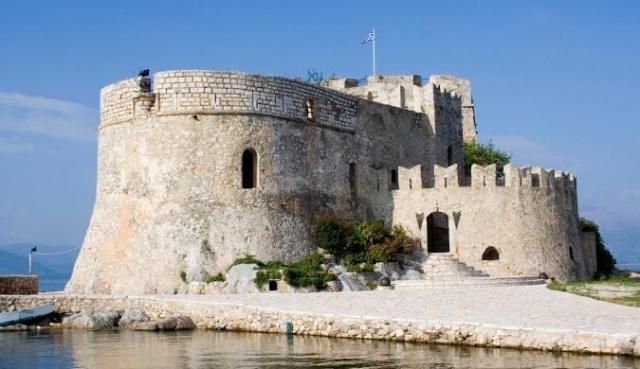 Pevnosť na ostrove Burdzi-Nauplio-Peloponéz-Veľká cesta Gréckom