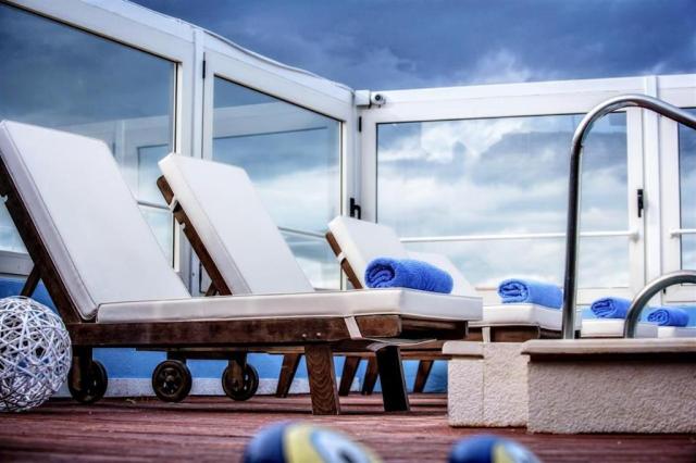 Lino Mare Boutique Hotel - terasa na sĺnenie - letecký zájazd C