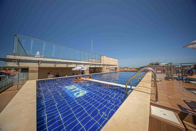 Cinema Hotel - bazén - letecký a autobusový zájazd CK  - Bulhar