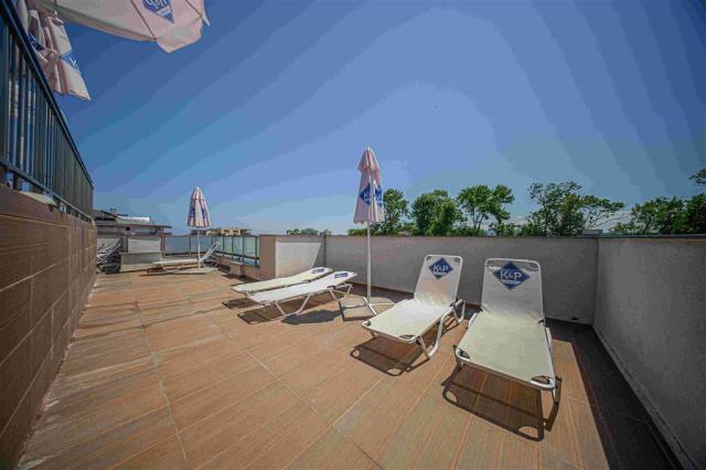 Cinema Hotel - terasa na slnenie - letecký a autobusový zájazd