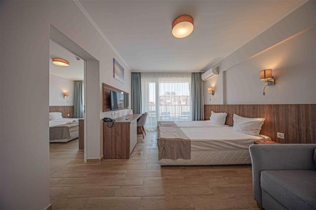 Cinema Hotel - rodinná izba - letecký a autobusový zájazd CK  -