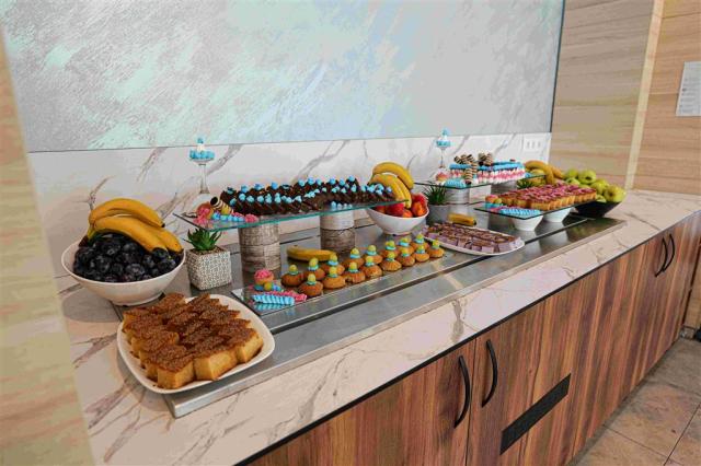 Cinema Hotel - bufetové stoly - letecký a autobusový zájazd CK