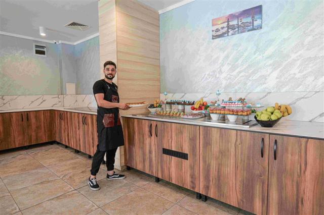 Cinema Hotel - bufetové stoly - letecký a autobusový zájazd CK