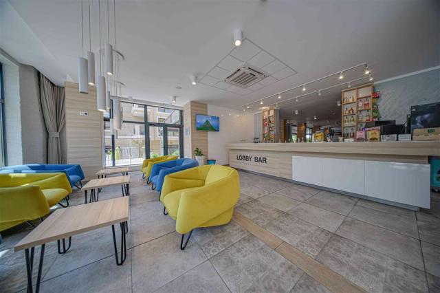 Cinema Hotel - lobby bar - letecký a autobusový zájazd CK  - Bu