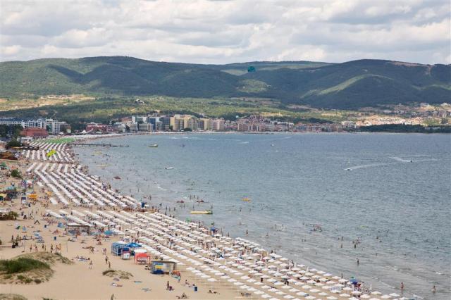 Burgas Beach - pláž - letecký a autobusový zájazd CK  - Bulhars