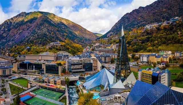 CK , Letecké poznávacie zájazdy,  Andorra, Girona a Katalánsko,
