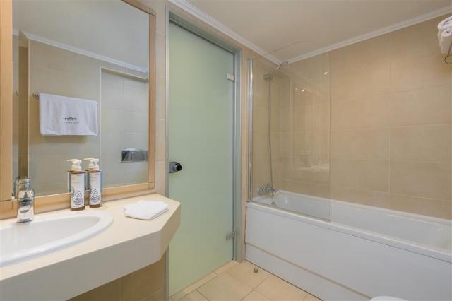 Hotel Lindos Royal Resort - kúpelňa - letecký zájazd CK  - Vlyc