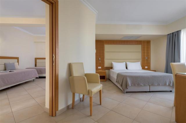 Hotel Lindos Royal Resort - rodinná suita - letecký zájazd CK  