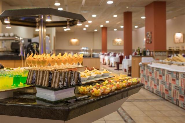 H.TOP Royal Sun Suites - bufetová reštaurácia - letecký zájazd 