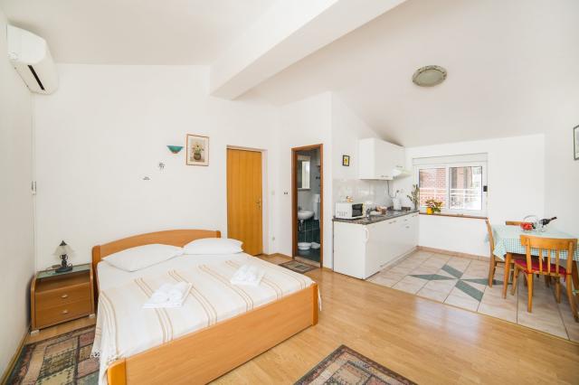 Dovolenka / zájazdy / cestovanie, Chorvátsko, Gradac, apartmány