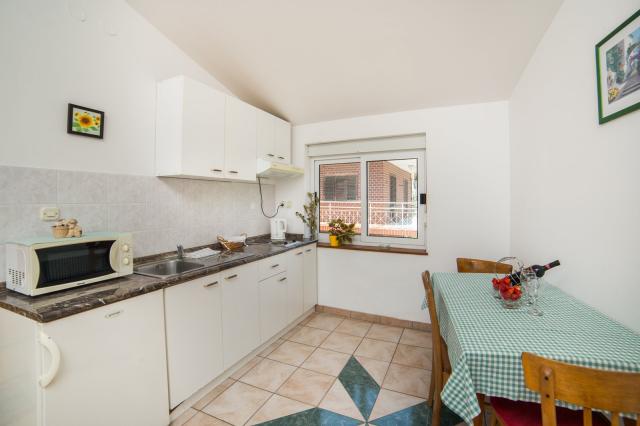 Dovolenka / zájazdy / cestovanie, Chorvátsko, Gradac, apartmány