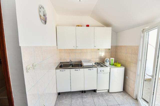 Dovolenka / zájazdy / cestovanie, Chorvátsko, Omiš - Nemira, ap